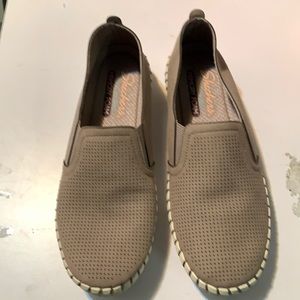 NWOT Skecher Memory Foam Shoes
